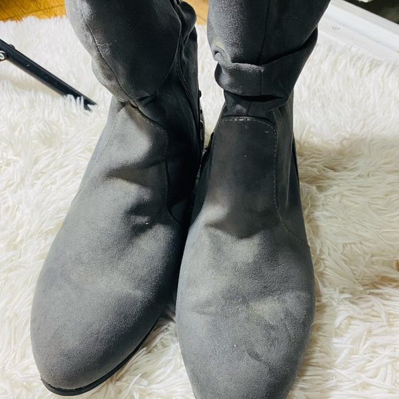 GRAY STUDDED ANKLE BOOTS BOOTIES Zipper KOHLS Size 10 Medium EUC - Picture 2 of 7